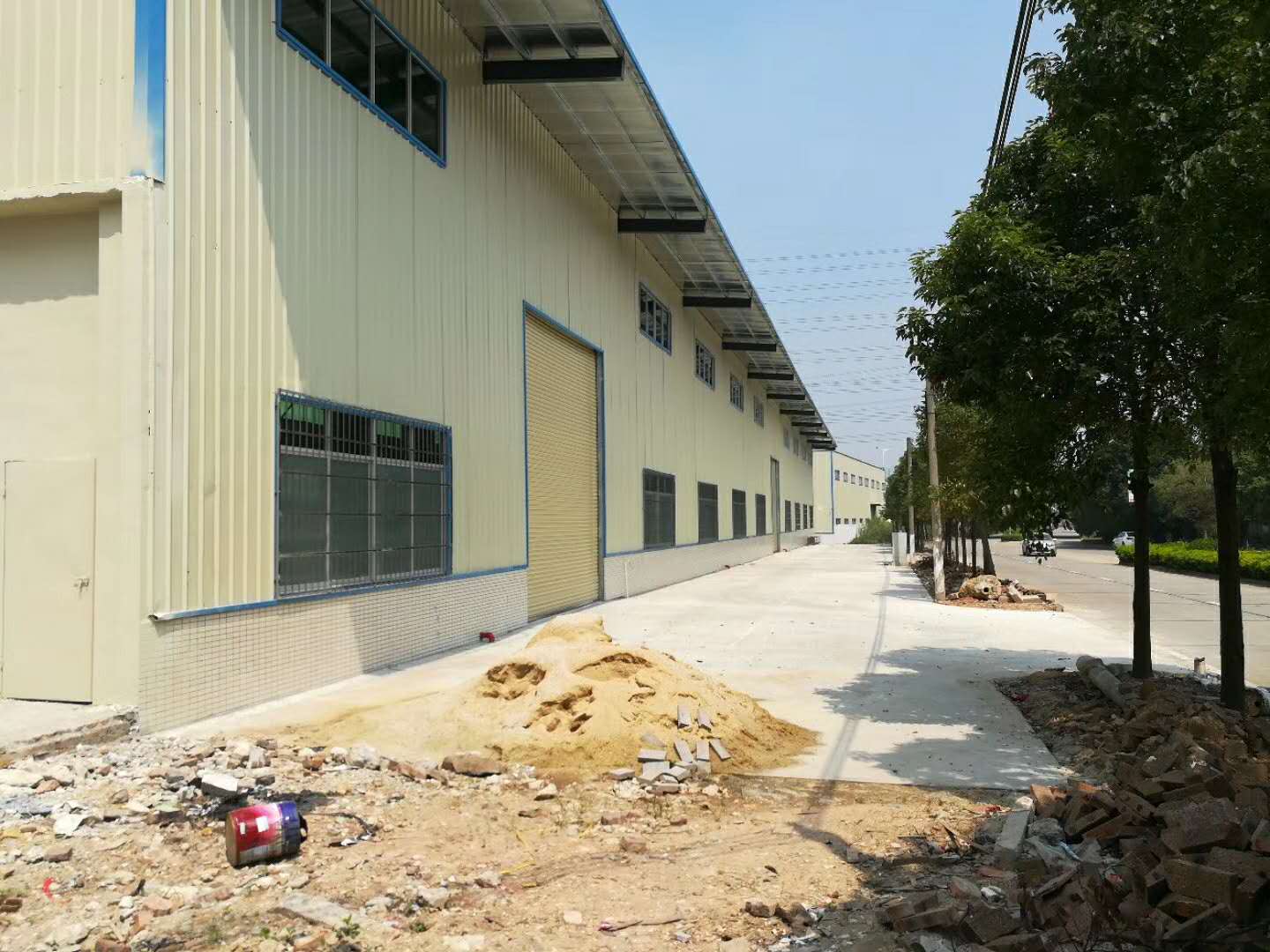 東莞企石新出獨院單一層鋼結(jié)構(gòu)廠房2500平方廠房出租